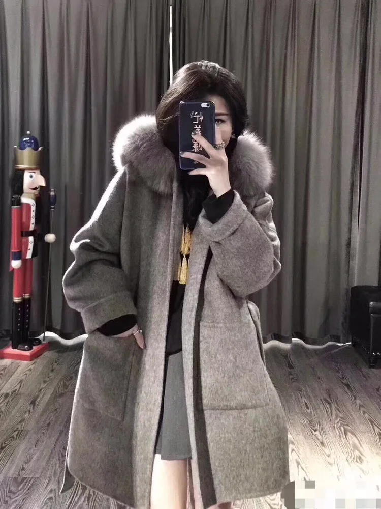 2019 New Fashion Elegant Three Colors Cashmere&wool Fleece Coat Women Winter with Deatchable Fox Fur Hat
2019 New Fashion Elegant Three Colors Cashmere&wool Fleece Coat Women Winter with Deatchable Fox Fur Hat