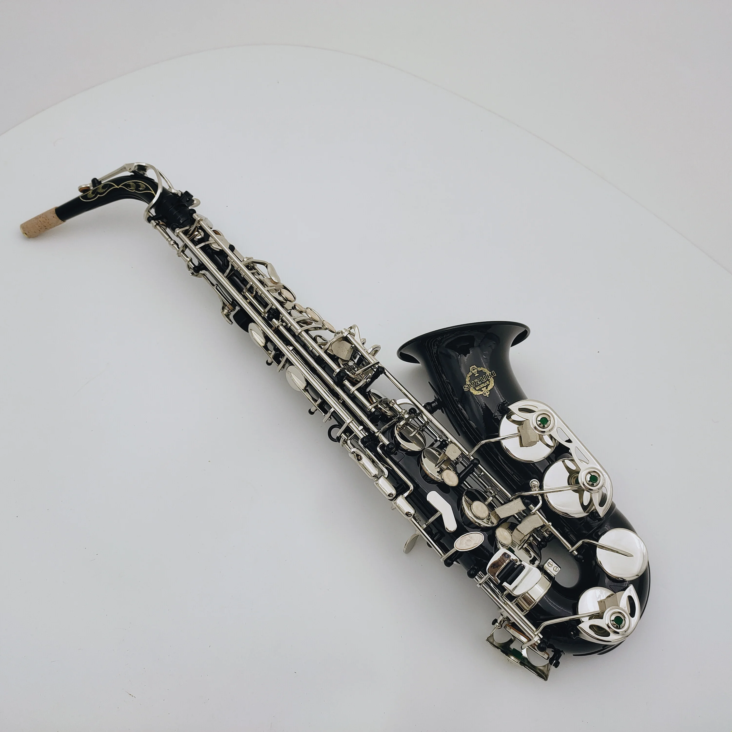 SUZUKI Alto Saxophone Brass Eb Tune Musical Instruments New E-flat Black Nickel Plated Saxophone Pearl Buttons Free Shipping
SUZUKI Alto Saxophone Brass Eb Tune Musical Instruments New E-flat Black Nickel Plated Saxophone Pearl Buttons Free Shipping