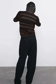 V-Neck women's cardigan jewelry button decorative Highlights knitted sweater women Casual short style female tops
V-Neck women's cardigan jewelry button decorative Highlights knitted sweater women Casual short style female tops