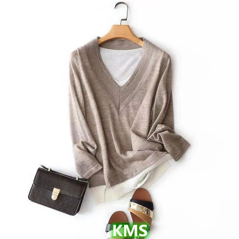 KMS Latest New Autumn Winter Cashmere Sweater V-neck Fake Two-Piece Sweaters Base Top Patchwork for Women Four Colors SML
KMS Latest New Autumn Winter Cashmere Sweater V-neck Fake Two-Piece Sweaters Base Top Patchwork for Women Four Colors SML