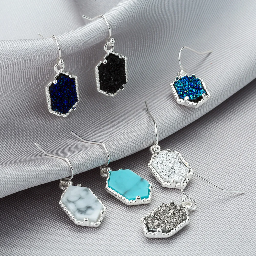 Овальные серьги из смолы Druzy с шестигранной подвеской позолоченные брендовые