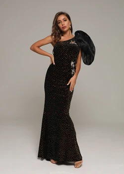 One-Shoulder Diamonds Sequined 2020 Backless Sexy Women Celebrity Evening Party Long Dress Party Body Con Dresses wholesale
One-Shoulder Diamonds Sequined 2020 Backless Sexy Women Celebrity Evening Party Long Dress Party Body Con Dresses wholesale