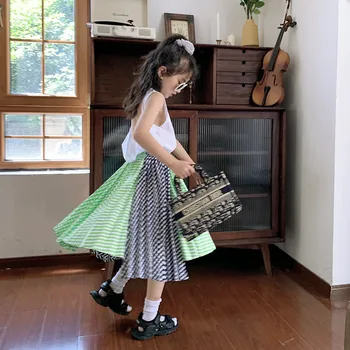 Baby girl stitching skirt 2020 summer new big boy Korean version of the foreign style loose irregular lattice skirt A-line skirt
Baby girl stitching skirt 2020 summer new big boy Korean version of the foreign style loose irregular lattice skirt A-line skirt