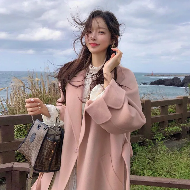 Winter 2021 Korean Handmade Double Sided Long Black 100% Sheep Wool Coat Women Loose Lacing Belt Pink Woolen Overcoat
Winter 2021 Korean Handmade Double Sided Long Black 100% Sheep Wool Coat Women Loose Lacing Belt Pink Woolen Overcoat