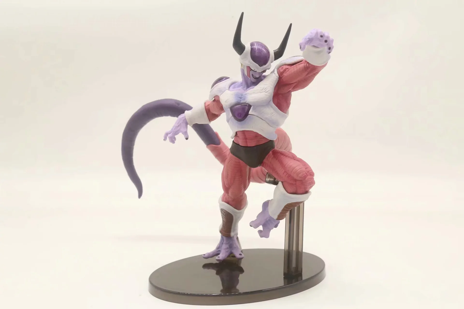 Dragon Ball Modeling King World a Budokai 2 bwcf Freeza Second Form Decoration Garage Kit Model
Dragon Ball Modeling King World a Budokai 2 bwcf Freeza Second Form Decoration Garage Kit Model