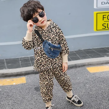 INS hot baby boys and Girls suit 0-7 years old cotton Hooded leopard print letter two-piece suit for comfortable knitting
INS hot baby boys and Girls suit 0-7 years old cotton Hooded leopard print letter two-piece suit for comfortable knitting