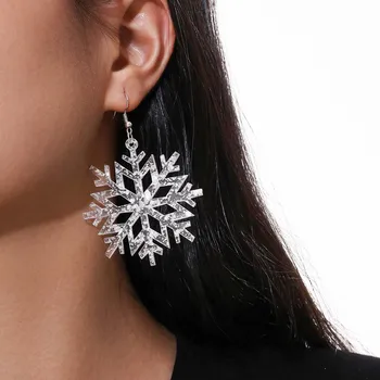 Trendy cubic Zirconia silver color Snowflake Christmas Earrings luxury Fashion Silver Crystal Earrings For Women Jewelry 2019
Trendy cubic Zirconia silver color Snowflake Christmas Earrings luxury Fashion Silver Crystal Earrings For Women Jewelry 2019