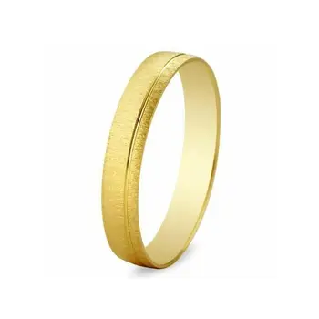 18 K matte yellow gold wedding ring with bezel 
18 K matte yellow gold wedding ring with bezel