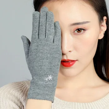 Winter cashmere cute star embroidery women thin section plus velvet warm mittens spring windproof cycling driving gloves E47
Winter cashmere cute star embroidery women thin section plus velvet warm mittens spring windproof cycling driving gloves E47