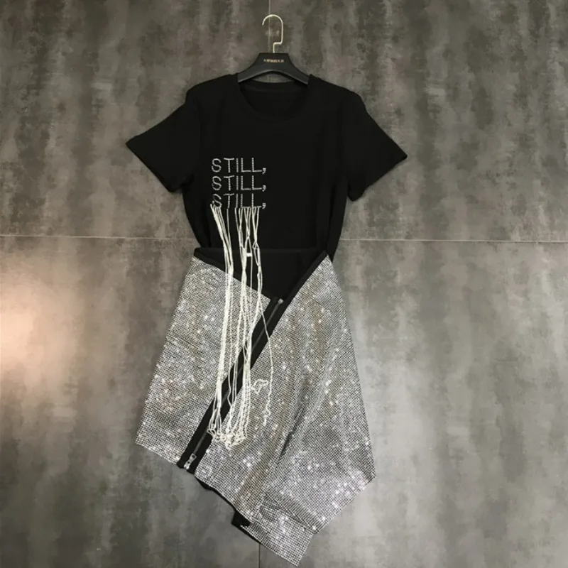 DEAT 2019 Summer Autumn New Rhinestone Drill Chain Short Sleeve Tassel T Shirt Zipper Skew Skirt Two Piece Set Women MG334
DEAT 2019 Summer Autumn New Rhinestone Drill Chain Short Sleeve Tassel T Shirt Zipper Skew Skirt Two Piece Set Women MG334
