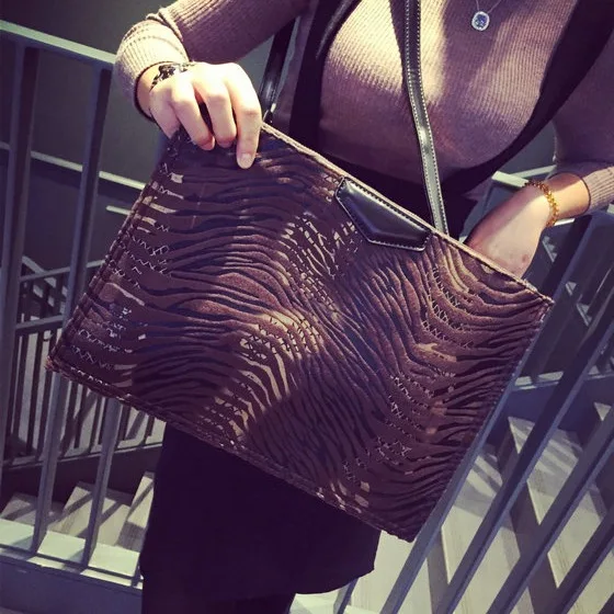 New handbag female European and American stars Joker fashion envelope bag
New handbag female European and American stars Joker fashion envelope bag