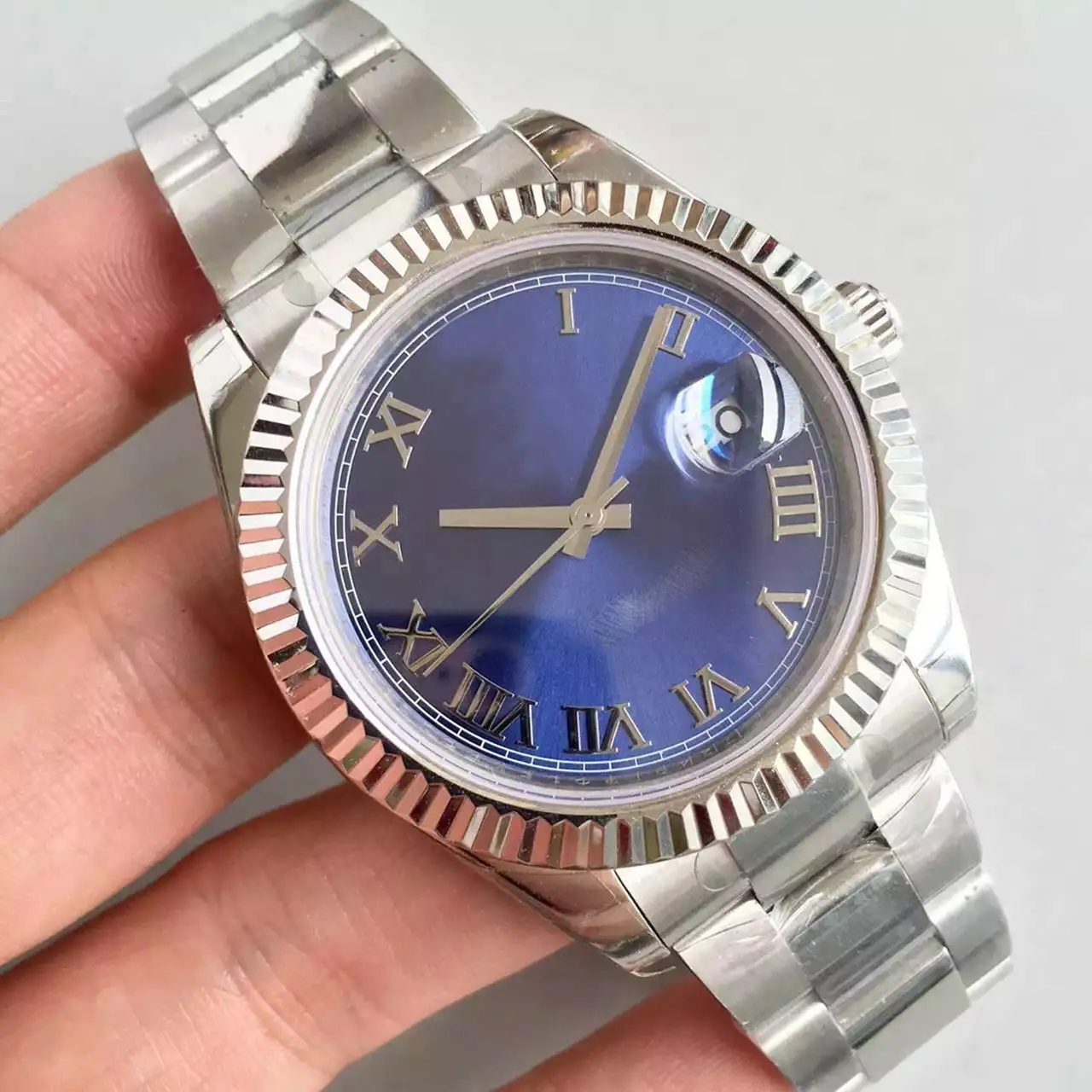 Date Fair Blue Dial Date 40MM Automatic Movement Sapphire Stainless Steel Original Buckle Cal.2813 Luxury Brand Watch
Date Fair Blue Dial Date 40MM Automatic Movement Sapphire Stainless Steel Original Buckle Cal.2813 Luxury Brand Watch