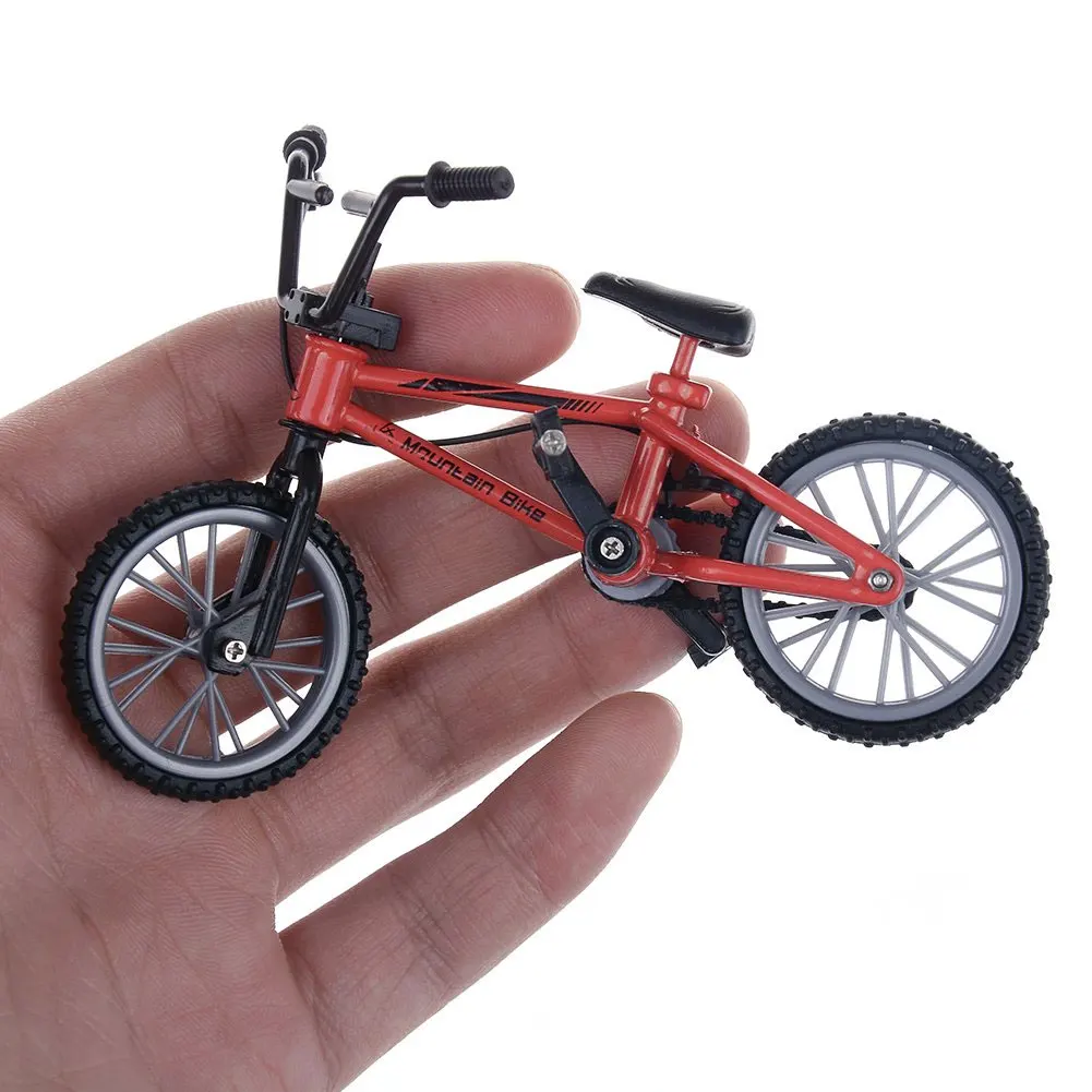 Naisicatar Finger Bike Eccellente Funzionale Miniatura barretta Gioca Mini Sport Estremo Biciclette Giocattolo Freddo Giocattolo Creativo Gioco per Ragazze e Ragazzi 1PC Giocattolo Interessante