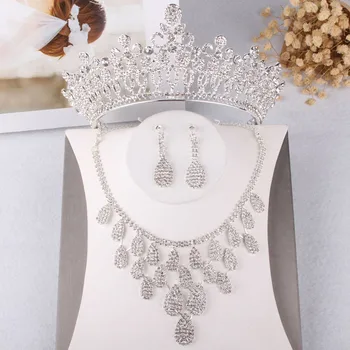 Baroque Luxury Sparkling Crystal Bridal Jewelry Set Rhinestone Tiaras Crown Necklace Earring Wedding African Beads Jewelry Sets 
Baroque Luxury Sparkling Crystal Bridal Jewelry Set Rhinestone Tiaras Crown Necklace Earring Wedding African Beads Jewelry Sets