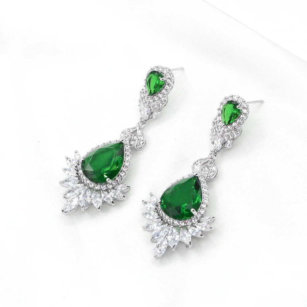 2019 New Exaggerated Crystal Women's Earrings Gothic Romantic Long Earrings Suitable for Dating Gifts Graduation Masquerade
2019 New Exaggerated Crystal Women's Earrings Gothic Romantic Long Earrings Suitable for Dating Gifts Graduation Masquerade