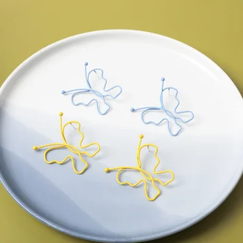 2pcs Spring and summer girl cute hollow winding large butterfly earrings DIY handmade jewelry earrings accessories materials 
2pcs Spring and summer girl cute hollow winding large butterfly earrings DIY handmade jewelry earrings accessories materials