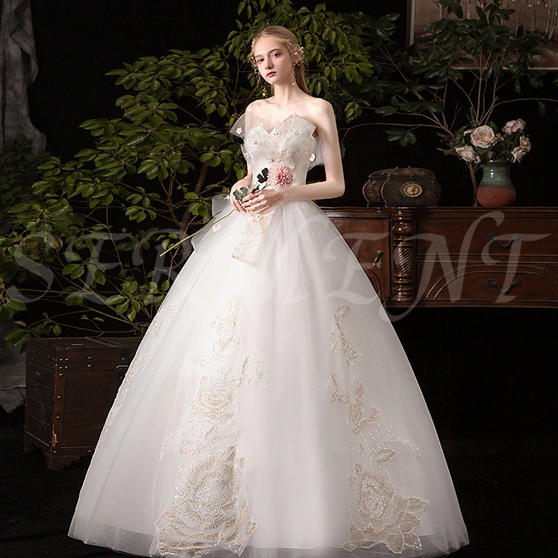 Floral Print Lace Wedding Dress White Style Embroidery Flower Lace Neck Line Boat Neck Floor-lenght Ball Gown Design Plus Size
Floral Print Lace Wedding Dress White Style Embroidery Flower Lace Neck Line Boat Neck Floor-lenght Ball Gown Design Plus Size