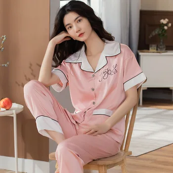 Women's Simulation Silk Pajamas Two-piece Short-sleeved Trousers Suit Thin Section Summer Pyjama Femme Satin Stitching Home Wear
Women's Simulation Silk Pajamas Two-piece Short-sleeved Trousers Suit Thin Section Summer Pyjama Femme Satin Stitching Home Wear