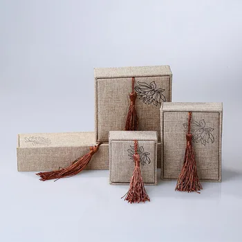 Retro Luxury Tassel Linen Ring Bracelet Pendant Box Rectangular Flax Calligraphy Lotus Screen Storage Gift Box
Retro Luxury Tassel Linen Ring Bracelet Pendant Box Rectangular Flax Calligraphy Lotus Screen Storage Gift Box