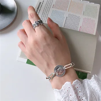 RUIYI Real 925 Sterling Silver Heavy Handmade Buckle Chain Bracelets For Women Fashion Luxury Coin Queen Charm Niche Bracelets 
RUIYI Real 925 Sterling Silver Heavy Handmade Buckle Chain Bracelets For Women Fashion Luxury Coin Queen Charm Niche Bracelets