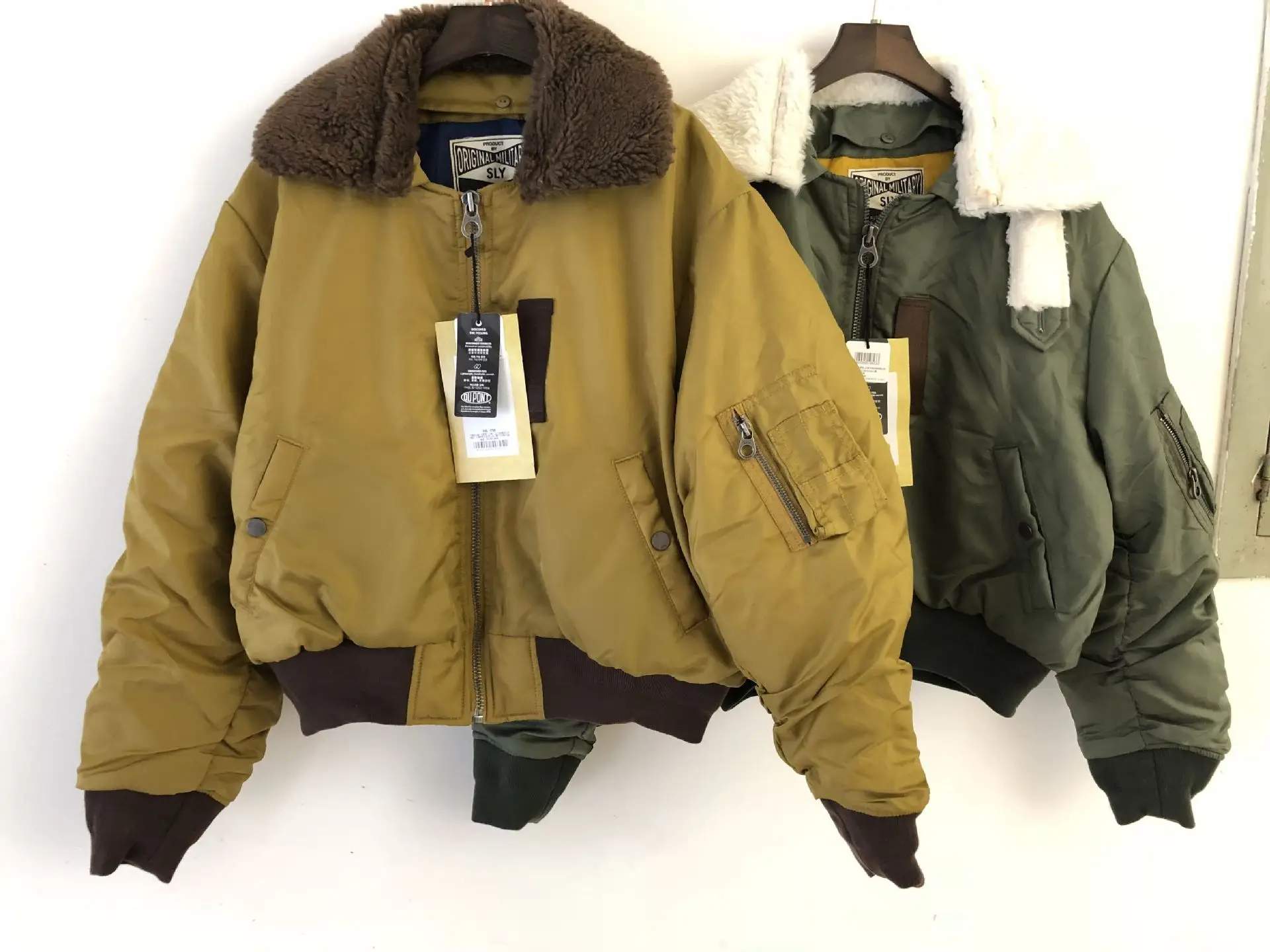 2018 Autumn And Winter New Products's Home Large Fur Collar behind Lettered Short Jacket 038ba530-7810
2018 Autumn And Winter New Products's Home Large Fur Collar behind Lettered Short Jacket 038ba530-7810