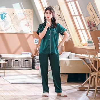 Fashion Casual Embroidery Ice Silk Pajamas Set Women Short-sleeved Sleepwear Suit 
Fashion Casual Embroidery Ice Silk Pajamas Set Women Short-sleeved Sleepwear Suit