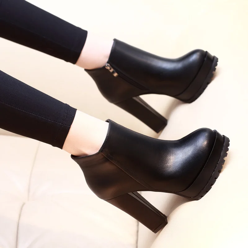 Chunky Heel Round Toe Shoes Bootee Woman 2019 Luxury Designer Clogs Platform Women's Rubber Boots Zipper Booties Ladies Fashion
Chunky Heel Round Toe Shoes Bootee Woman 2019 Luxury Designer Clogs Platform Women's Rubber Boots Zipper Booties Ladies Fashion