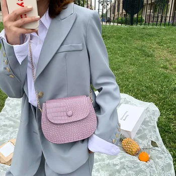 Net red super fire high texture saddle bag 2020 new fashion wild shoulder bag crocodile pattern chain chain shoulder strap 
Net red super fire high texture saddle bag 2020 new fashion wild shoulder bag crocodile pattern chain chain shoulder strap