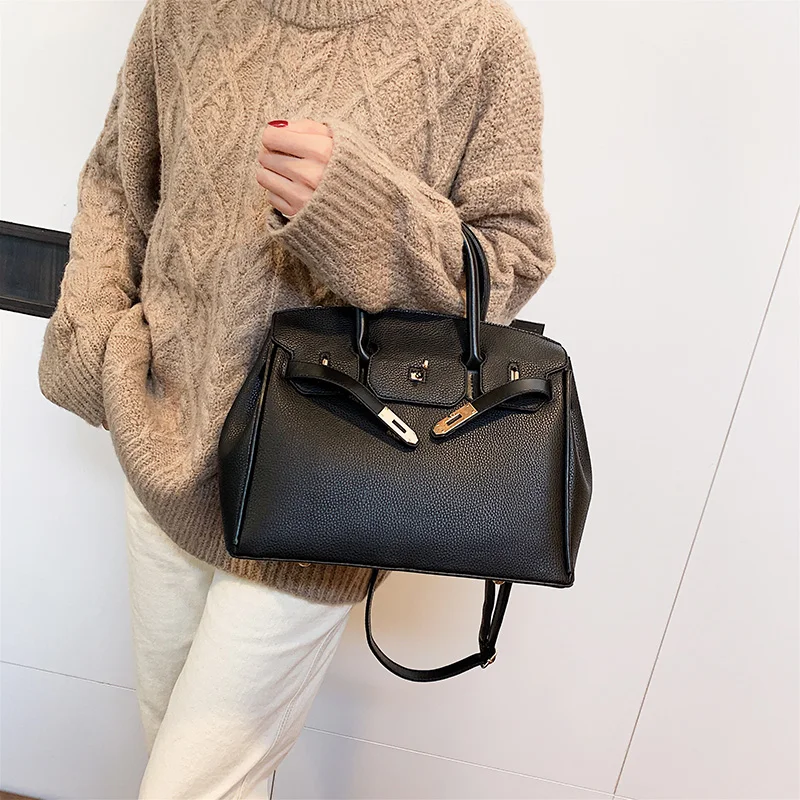 2019 Autumn And Winter New lock bag lychee bags women Crossbody bag fashionable platinum Handbag Wild high quality Messenger bag
2019 Autumn And Winter New lock bag lychee bags women Crossbody bag fashionable platinum Handbag Wild high quality Messenger bag