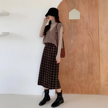 2020 WOMEN Simple wild V-neck cardigan vest women autumn and winter Korean women's button-down sweater
2020 WOMEN Simple wild V-neck cardigan vest women autumn and winter Korean women's button-down sweater