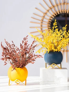 Creative Morandi Color Ceramic Vase with Golden Metal Frame Chic Bedroom Table Decor Round Flower Pot Nordic Jar Household Items
Creative Morandi Color Ceramic Vase with Golden Metal Frame Chic Bedroom Table Decor Round Flower Pot Nordic Jar Household Items