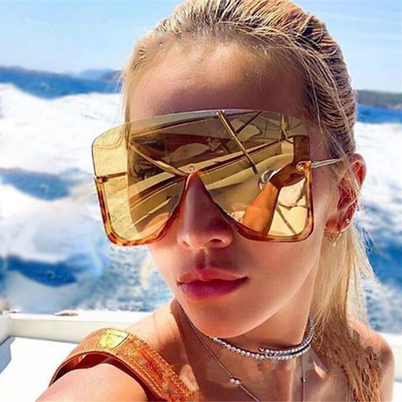 2020 Fashion Retro Siamese Oversized Frame Gradient Sunglasses women men Luxury half frame windproof sand goggles oculos UV400
2020 Fashion Retro Siamese Oversized Frame Gradient Sunglasses women men Luxury half frame windproof sand goggles oculos UV400