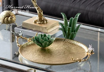 425mm Serving Plate / Made of Aluminum with Gilded Finish / Handle of Bird on Branches
425mm Serving Plate / Made of Aluminum with Gilded Finish / Handle of Bird on Branches