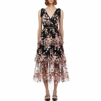 High quality luxury runway Self Portrait Dress Lace Embroidered Dress women Sexy V-neck Lace-Up sleeveless vest Long Dress
High quality luxury runway Self Portrait Dress Lace Embroidered Dress women Sexy V-neck Lace-Up sleeveless vest Long Dress