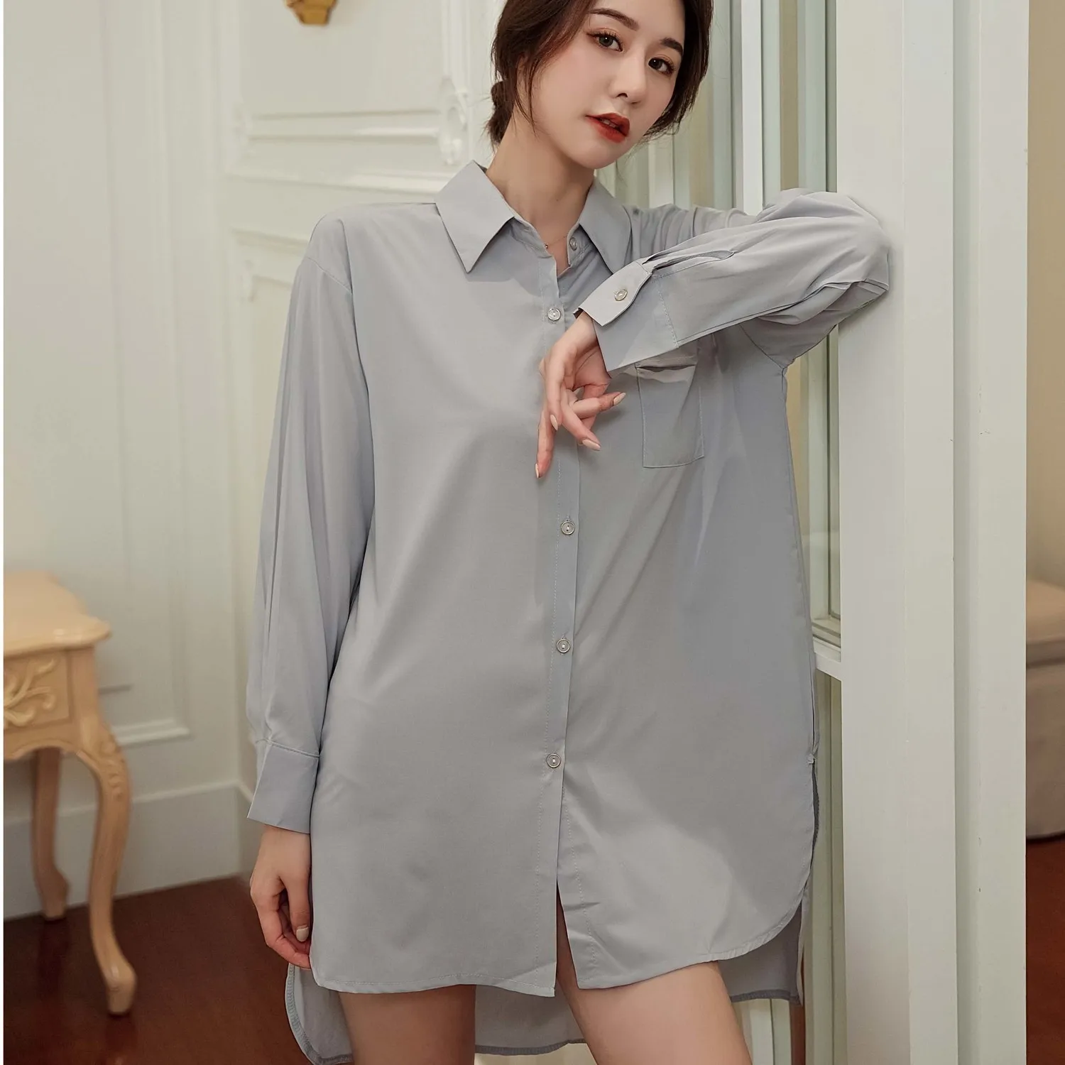 Фото Ночная рубашка женская атласная с лацканами и пуговицами | Женская одежда
