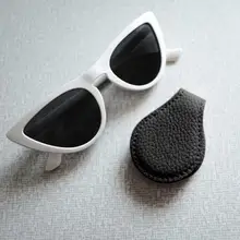 2Pcs Spectacle Cover Shockproof Anti-scratch Faux Leather Magnet Adsorption Easy to Use Spectacle Protector Easy to Use for Home
2Pcs Spectacle Cover Shockproof Anti-scratch Faux Leather Magnet Adsorption Easy to Use Spectacle Protector Easy to Use for Home
