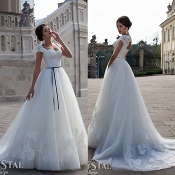 Romantic Cap Sleeve White Lace Elegant Appliques Princess Ball bridal Gown Vestido De Casamento 2018 mother of the bride dresses
Romantic Cap Sleeve White Lace Elegant Appliques Princess Ball bridal Gown Vestido De Casamento 2018 mother of the bride dresses
