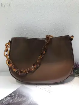 By H 2020 Newest Genuine Leather Half Moon Vintage Acrylic Chain Shoulder Bag Simple Designer Chic Baguette Brown Purse Bolsa
By H 2020 Newest Genuine Leather Half Moon Vintage Acrylic Chain Shoulder Bag Simple Designer Chic Baguette Brown Purse Bolsa