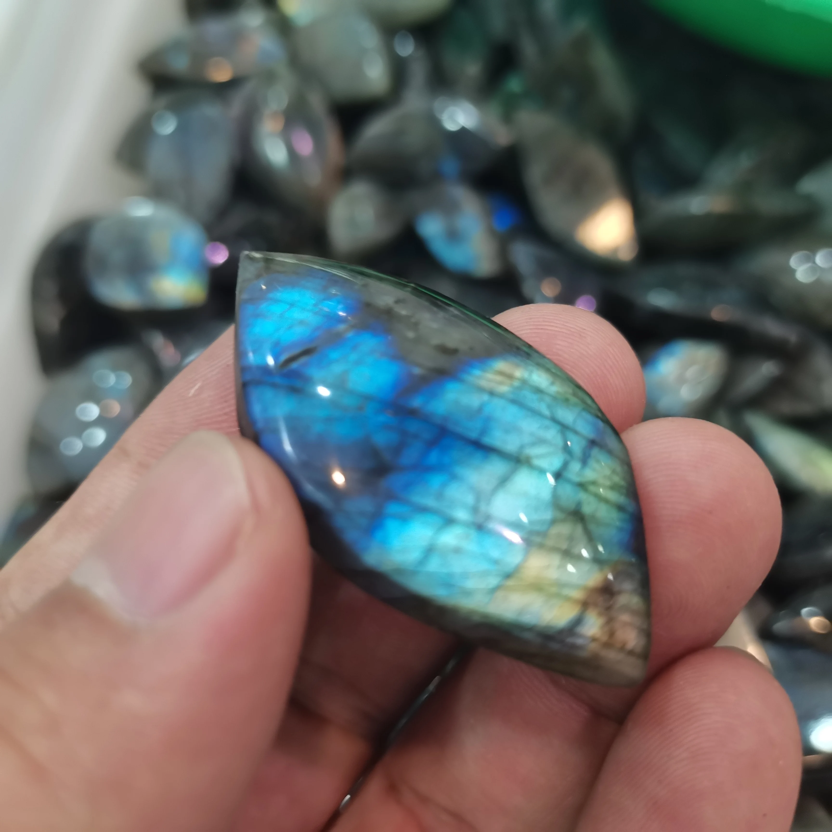 1PC Multicoloured Flash/Fire Labradorite Freeform Pendant Gift Mineral Jewelry Specimen Cabochon Diy Gemstone
1PC Multicoloured Flash/Fire Labradorite Freeform Pendant Gift Mineral Jewelry Specimen Cabochon Diy Gemstone