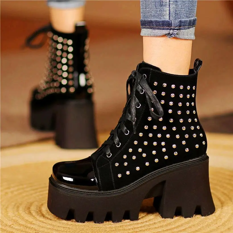 Punk Goth Creeper Shoes Women Spike Studded Cow Leather Platform Ankle Boots Round Toe High Heels Pumps 34 35 36 37 38 39
Punk Goth Creeper Shoes Women Spike Studded Cow Leather Platform Ankle Boots Round Toe High Heels Pumps 34 35 36 37 38 39