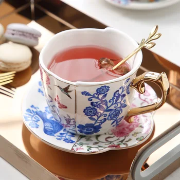 Ceramic coffee cup and saucer set ins Nordic pastoral style creative red tea cup gold handle afternoon tea cup and saucerLB62318
Ceramic coffee cup and saucer set ins Nordic pastoral style creative red tea cup gold handle afternoon tea cup and saucerLB62318