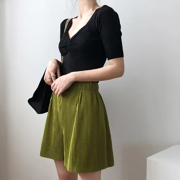 Pleated Wide-leg Shorts Women's Summer 2020 New High Waist Casual Sports Straight Five-point Hotpants 
Pleated Wide-leg Shorts Women's Summer 2020 New High Waist Casual Sports Straight Five-point Hotpants