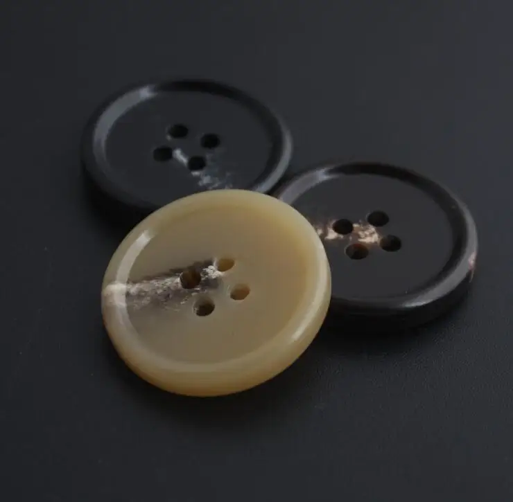 15mm-30mm 50pcs Four-eye coat windbreaker decorative pattern resin buttons | Дом и сад