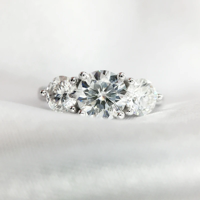 1.0CT 5mm Round Cut Mossan Diamond Engagement And Wedding Ring Double Halo Ring S925 Silver Plated 18K Gold
1.0CT 5mm Round Cut Mossan Diamond Engagement And Wedding Ring Double Halo Ring S925 Silver Plated 18K Gold