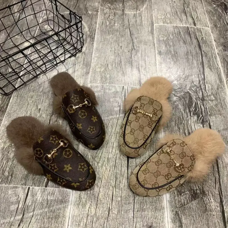 2019 new style Autumn Winter Fur Slide women slippers square heels square toe metal decoration soft comfiortable flats shoes
2019 new style Autumn Winter Fur Slide women slippers square heels square toe metal decoration soft comfiortable flats shoes