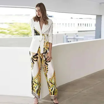 HIGH QUALITY New 2020 Designer Runway Suit Set Women's Lacing Belt Blazer Floral Pants Suit
HIGH QUALITY New 2020 Designer Runway Suit Set Women's Lacing Belt Blazer Floral Pants Suit