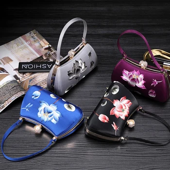 Women Fashion Evening Bag Pure Color China Retro Style Flower Clutch Purse Metal Frame Clutch Purse Crossbody Shoulder Handbag
Women Fashion Evening Bag Pure Color China Retro Style Flower Clutch Purse Metal Frame Clutch Purse Crossbody Shoulder Handbag