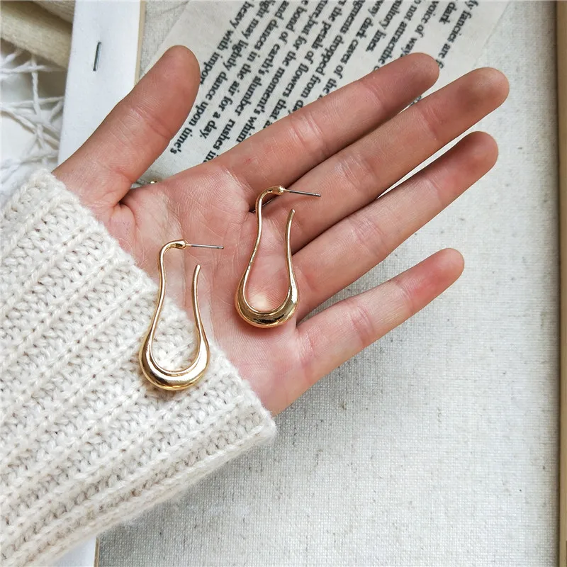 1PC European Simple Irregular Geometric Stud Earrings Women Jewelry Personality Charm Glossy Gold Color Long Earrings E448
1PC European Simple Irregular Geometric Stud Earrings Women Jewelry Personality Charm Glossy Gold Color Long Earrings E448