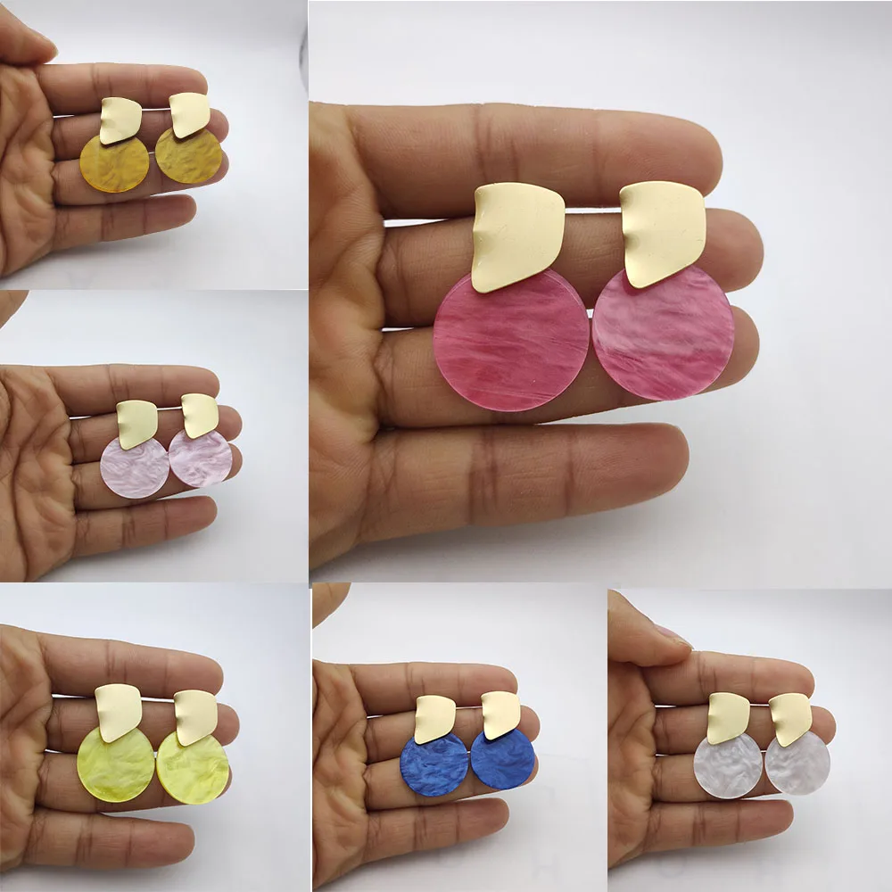 2020 New Acrylic Earrings Irregular Wave Metal Geometric Earrings Matte Gold Earrings for Women Gift Jewelry Statement Earrings
2020 New Acrylic Earrings Irregular Wave Metal Geometric Earrings Matte Gold Earrings for Women Gift Jewelry Statement Earrings