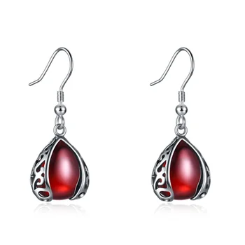 S925 Sterling Silver Earrings Personality Charm Temperament Female Models Thai Silver Beautiful Water Drop Agate Tassel Earrings
S925 Sterling Silver Earrings Personality Charm Temperament Female Models Thai Silver Beautiful Water Drop Agate Tassel Earrings